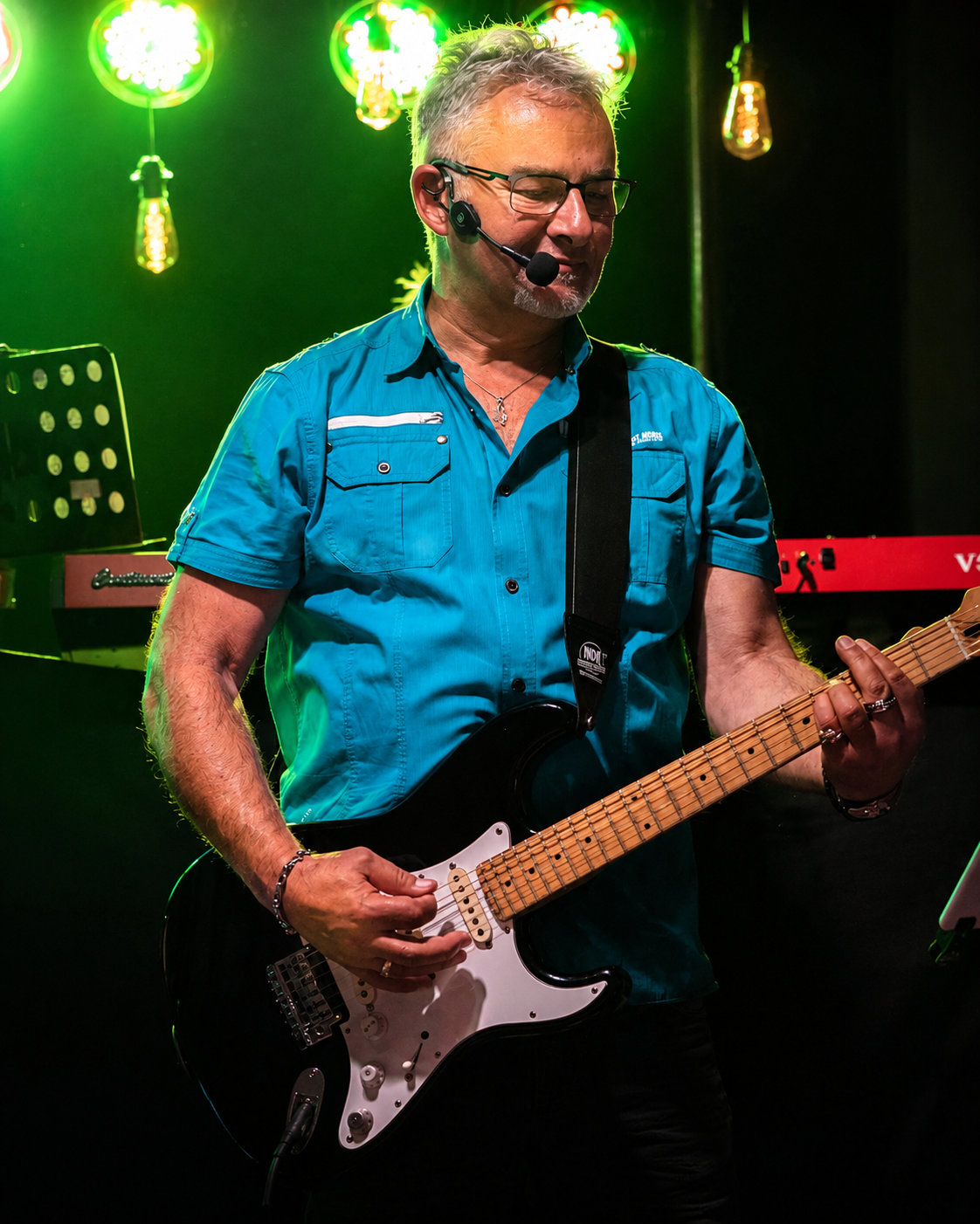 Mike mit Gitarre